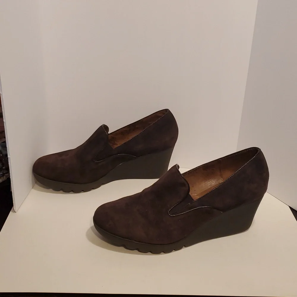 Donald J Pliner Melia Suede Wedges In Brown Size 9M